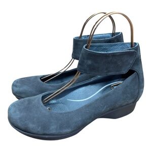Dansko size 10.5-11 Stylish Blue Suede Mary Jane Shoes